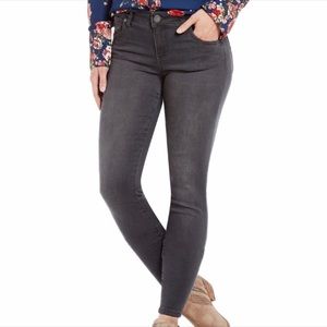Kut from the Kloth Mia Toothpick skinny in Grey